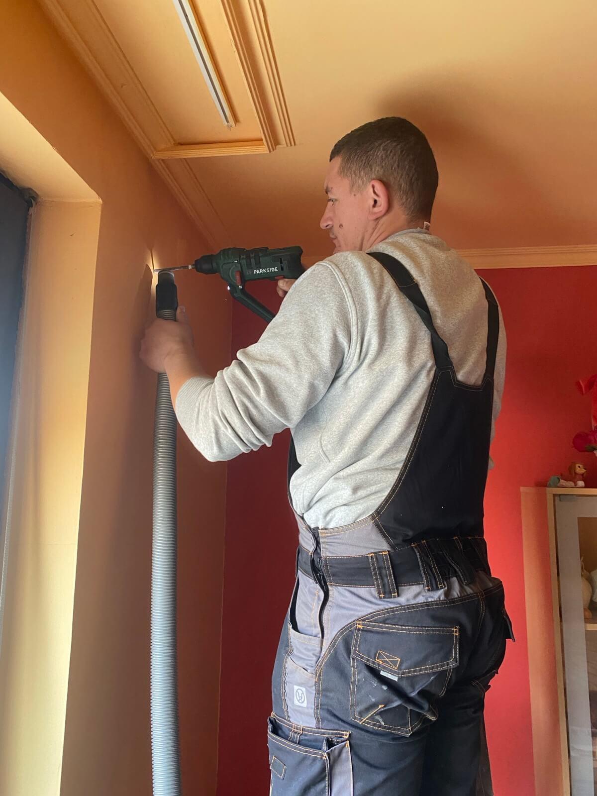 Klíma beltéri egység modern nappaliban